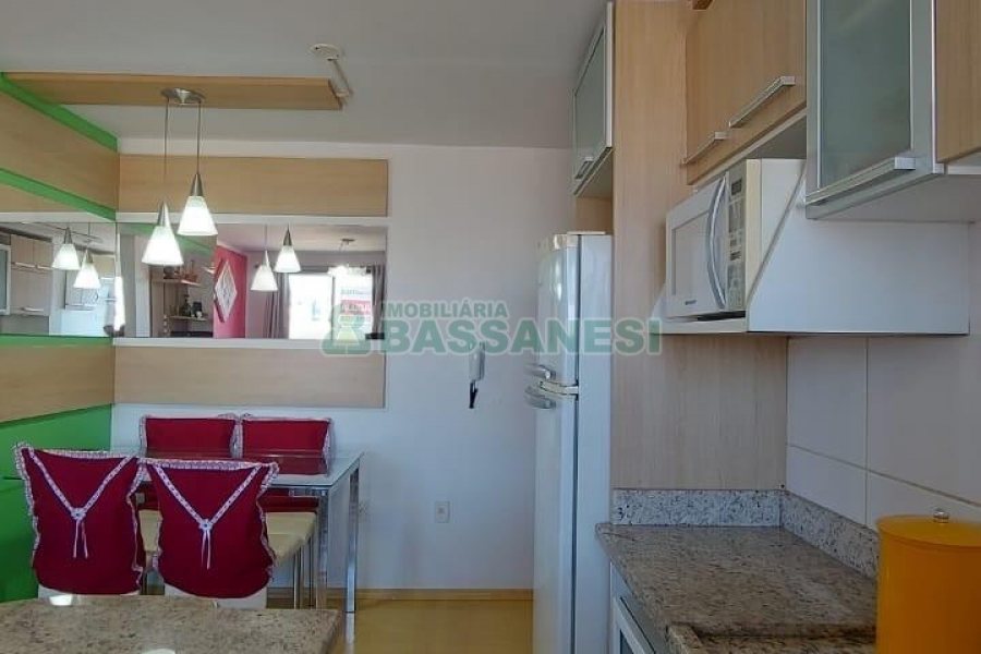 Apto Mobiliado com 59m², 2 dormitórios, 1 vaga, no bairro Santo Antônio em Caxias do Sul para Alugar