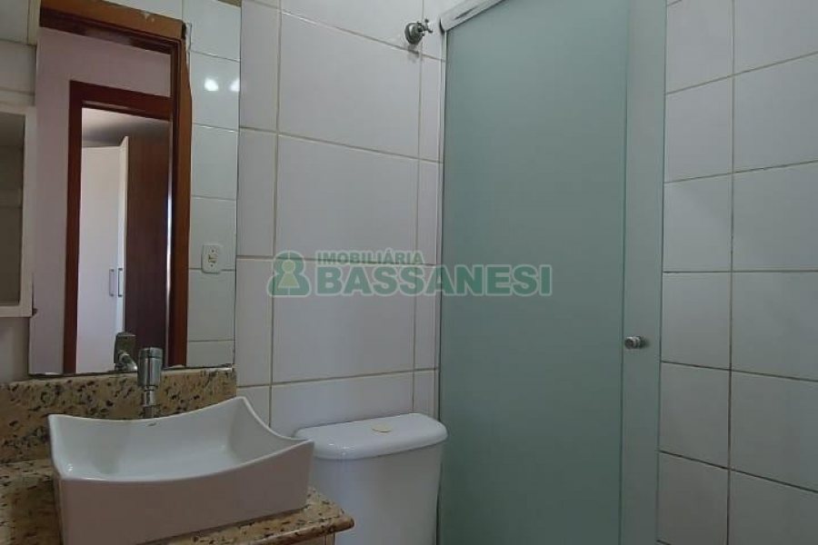 Apto Mobiliado com 59m², 2 dormitórios, 1 vaga, no bairro Santo Antônio em Caxias do Sul para Alugar