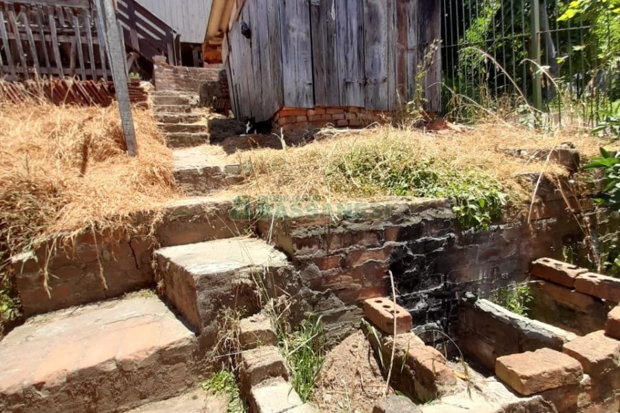 Casa com 100m², 3 dormitórios, 1 vaga, no bairro São Leopoldo em Caxias do Sul para Comprar