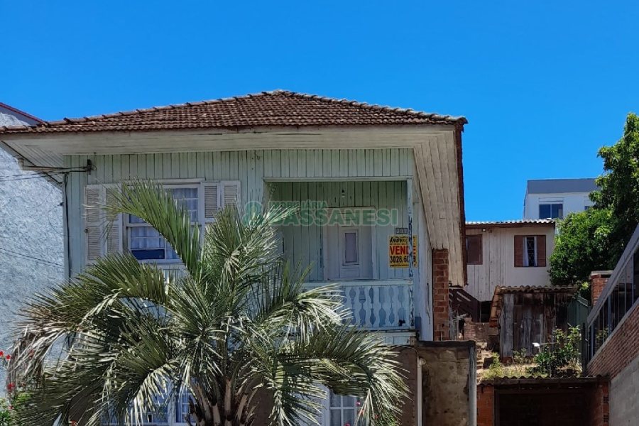 Casa com 100m², 3 dormitórios, 1 vaga, no bairro São Leopoldo em Caxias do Sul para Comprar