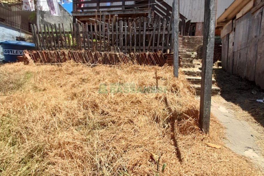 Casa com 100m², 3 dormitórios, 1 vaga, no bairro São Leopoldo em Caxias do Sul para Comprar