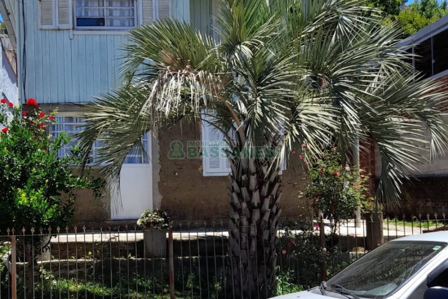 Casa com 100m², 3 dormitórios, 1 vaga, no bairro São Leopoldo em Caxias do Sul para Comprar