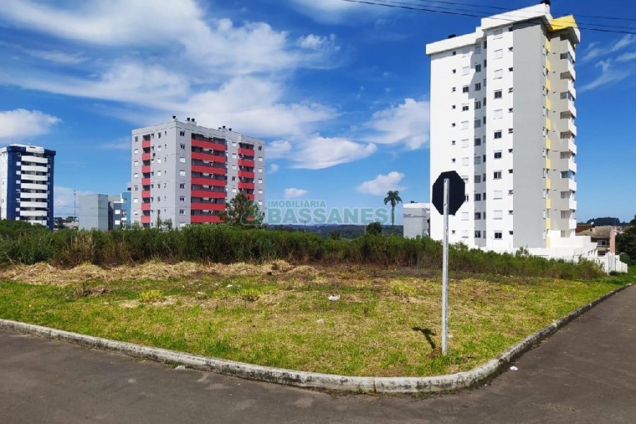 Terreno com 720m², no bairro Planalto em Caxias do Sul para Alugar