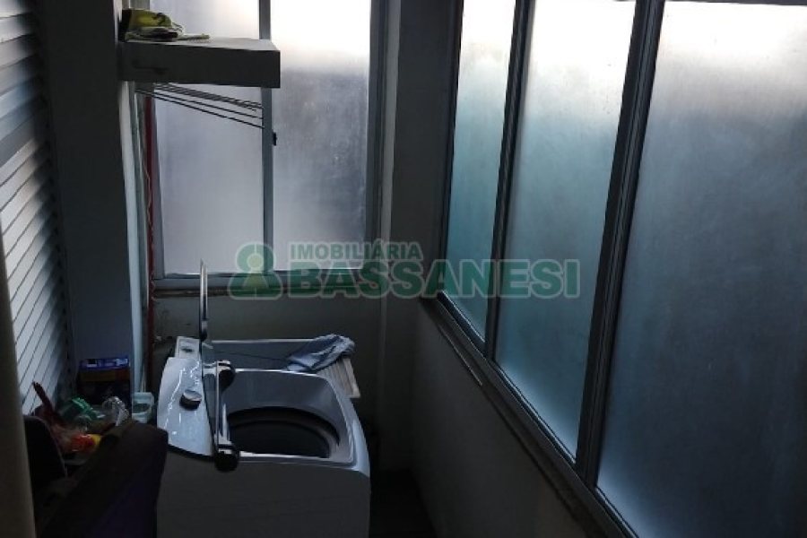 Apartamento com 51m², 2 dormitórios, no bairro Centro em Caxias do Sul para Comprar