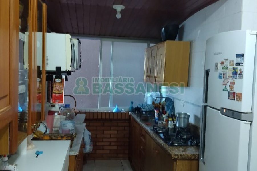 Apartamento com 51m², 2 dormitórios, no bairro Centro em Caxias do Sul para Comprar