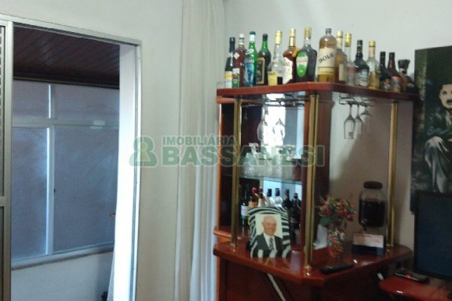 Apartamento com 51m², 2 dormitórios, no bairro Centro em Caxias do Sul para Comprar