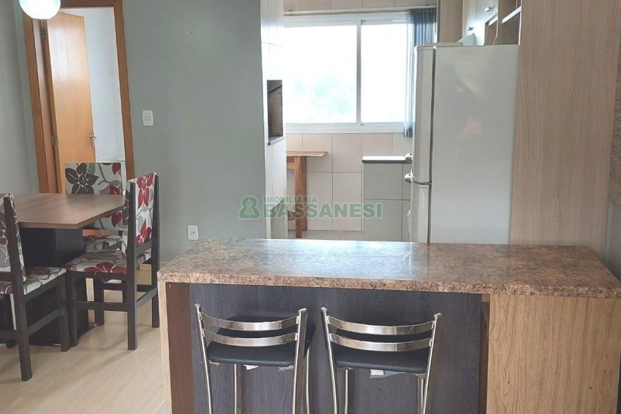 Sobrado com 87m², 2 dormitórios, 1 vaga, no bairro Charqueadas em Caxias do Sul para Comprar