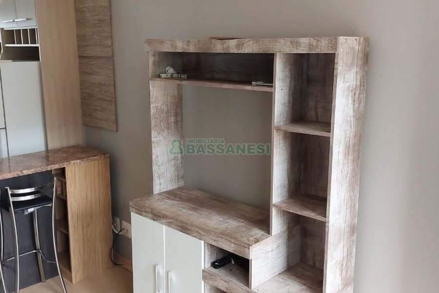 Sobrado com 87m², 2 dormitórios, 1 vaga, no bairro Charqueadas em Caxias do Sul para Comprar