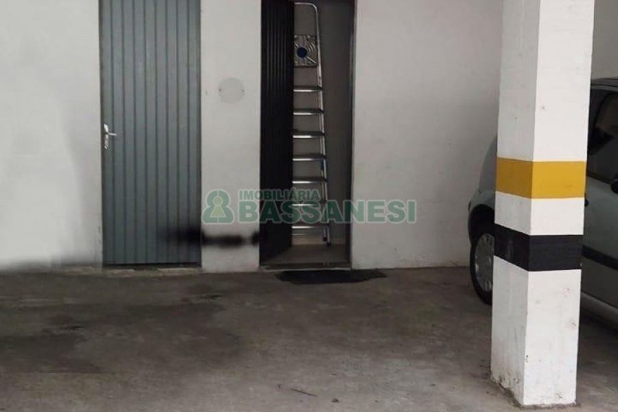 Sobrado com 87m², 2 dormitórios, 1 vaga, no bairro Charqueadas em Caxias do Sul para Comprar