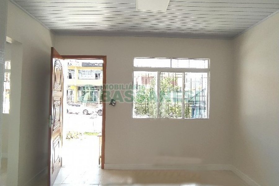Casa Comercial com 60m², no bairro Kayser em Caxias do Sul para Alugar