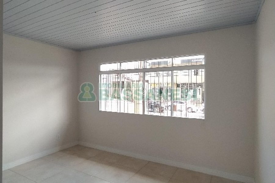 Casa Comercial com 60m², no bairro Kayser em Caxias do Sul para Alugar