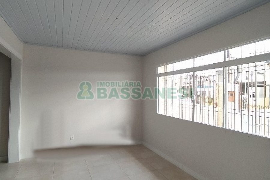 Casa Comercial com 60m², no bairro Kayser em Caxias do Sul para Alugar