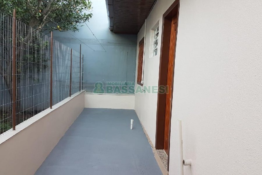 Casa Comercial com 60m², no bairro Kayser em Caxias do Sul para Alugar