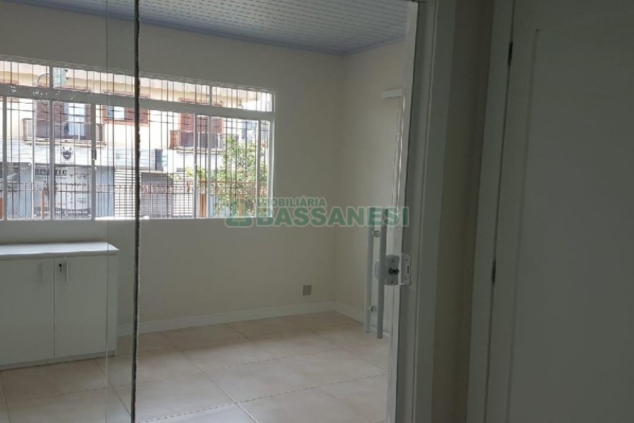 Casa Comercial com 60m², no bairro Kayser em Caxias do Sul para Alugar