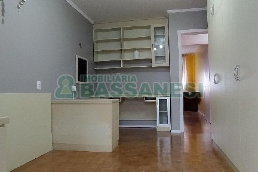 Apto Mobiliado com 101m², 3 dormitórios, 2 vagas, no bairro São Pelegrino em Caxias do Sul para Comprar