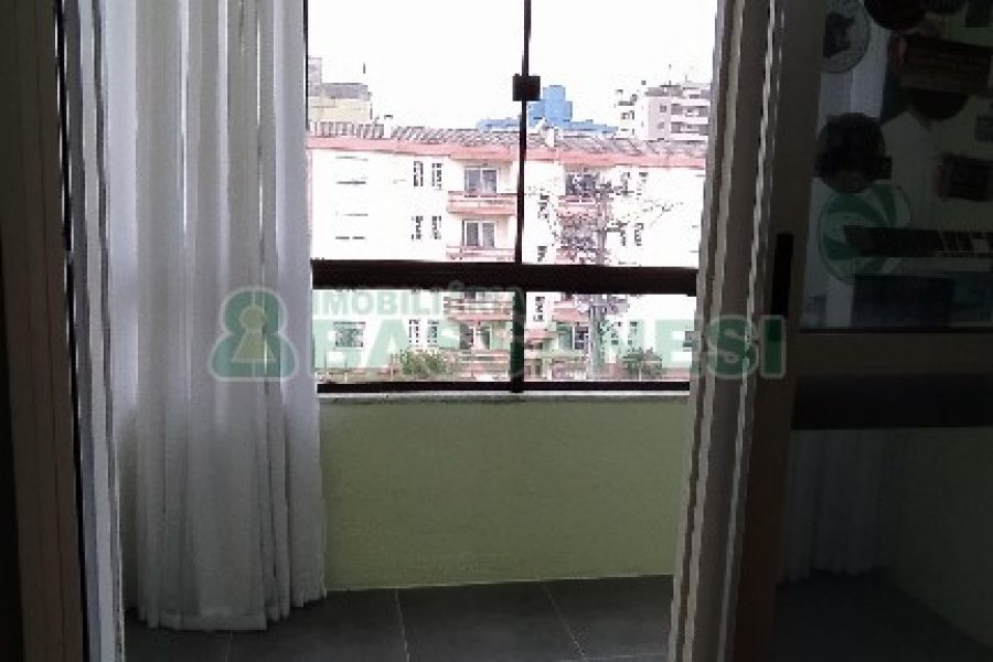 Apto Mobiliado com 101m², 3 dormitórios, 2 vagas, no bairro São Pelegrino em Caxias do Sul para Comprar