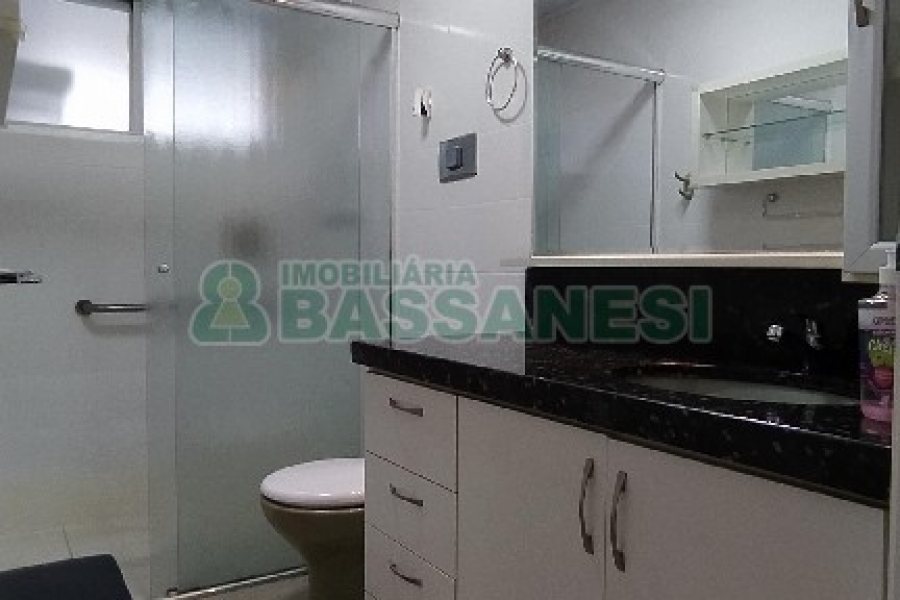 Apto Mobiliado com 101m², 3 dormitórios, 2 vagas, no bairro São Pelegrino em Caxias do Sul para Comprar