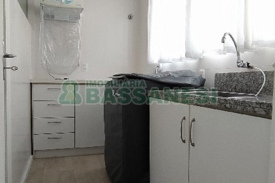 Apto Mobiliado com 101m², 3 dormitórios, 2 vagas, no bairro São Pelegrino em Caxias do Sul para Comprar