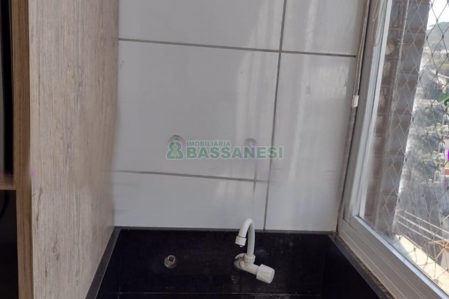 Apartamento com 56m², 2 dormitórios, 1 vaga, no bairro São Caetano em Caxias do Sul para Comprar