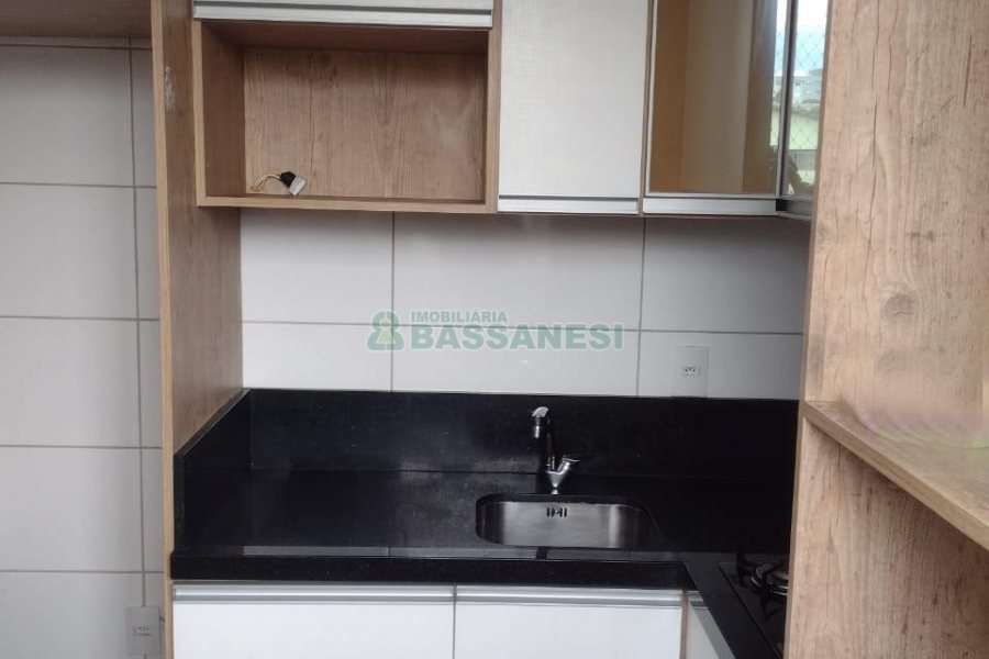 Apartamento com 56m², 2 dormitórios, 1 vaga, no bairro São Caetano em Caxias do Sul para Comprar
