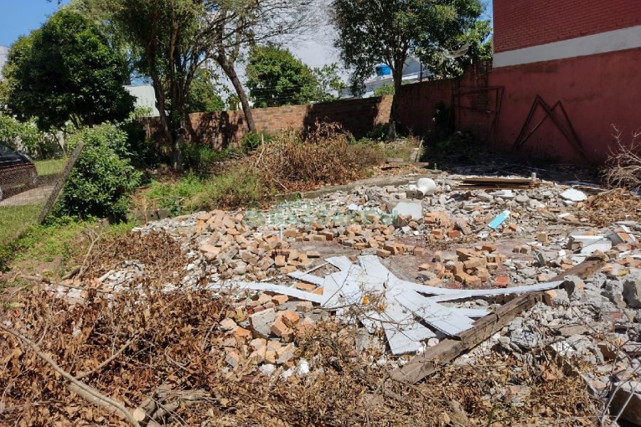 Terreno, no bairro Panazzolo em Caxias do Sul para Comprar