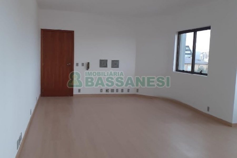 Sala com 60m², no bairro Centro em Caxias do Sul para Alugar