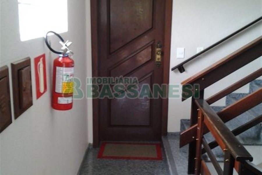 Apartamento com 150m², 3 dormitórios, 2 vagas, no bairro Santa Corona em Caxias do Sul para Comprar