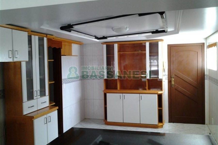 Apartamento com 150m², 3 dormitórios, 2 vagas, no bairro Santa Corona em Caxias do Sul para Comprar