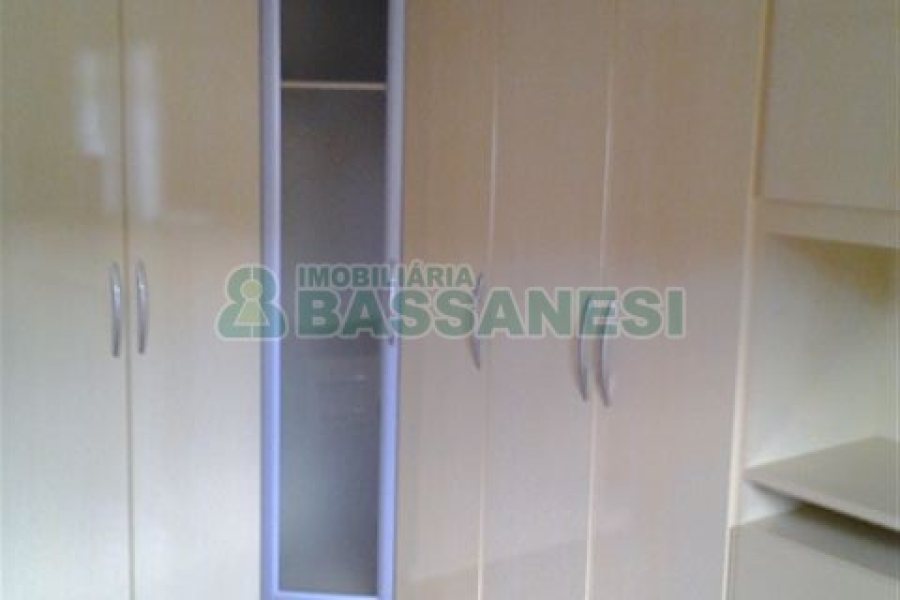Apartamento com 150m², 3 dormitórios, 2 vagas, no bairro Santa Corona em Caxias do Sul para Comprar