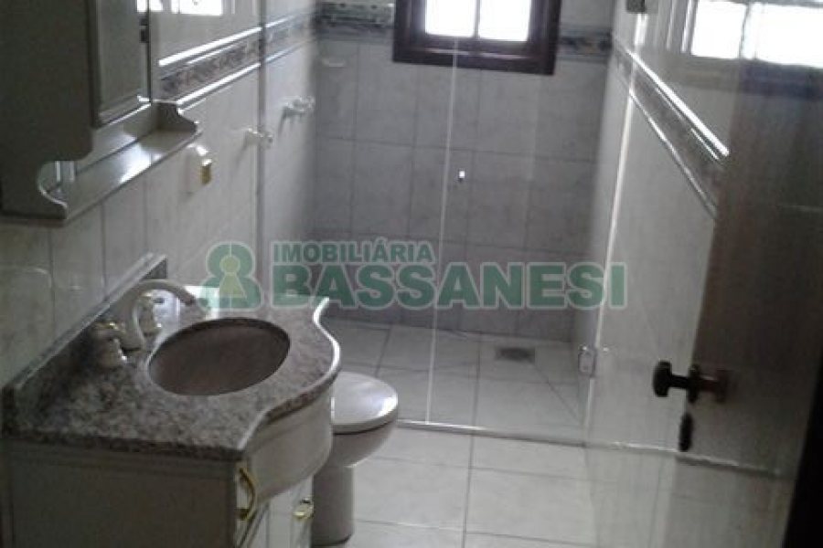 Apartamento com 150m², 3 dormitórios, 2 vagas, no bairro Santa Corona em Caxias do Sul para Comprar