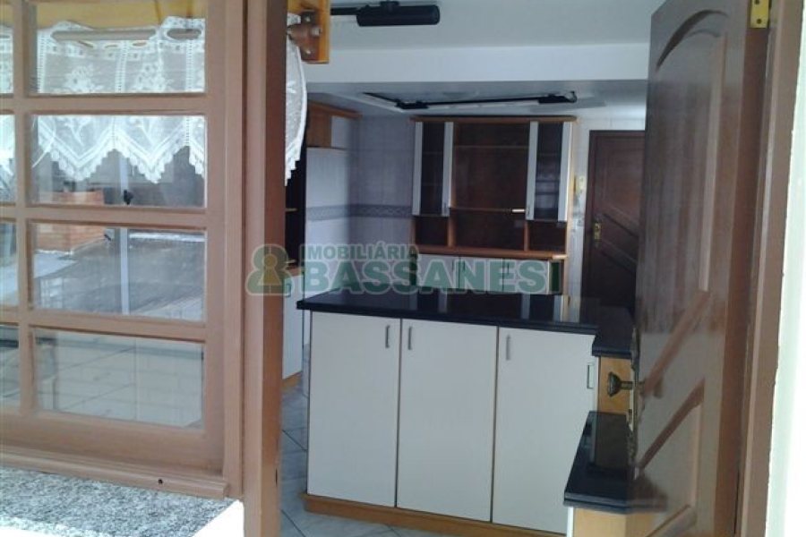 Apartamento com 150m², 3 dormitórios, 2 vagas, no bairro Santa Corona em Caxias do Sul para Comprar