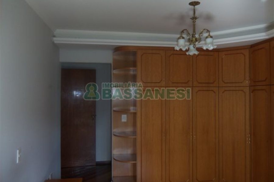 Apartamento com 150m², 3 dormitórios, 2 vagas, no bairro Santa Corona em Caxias do Sul para Comprar
