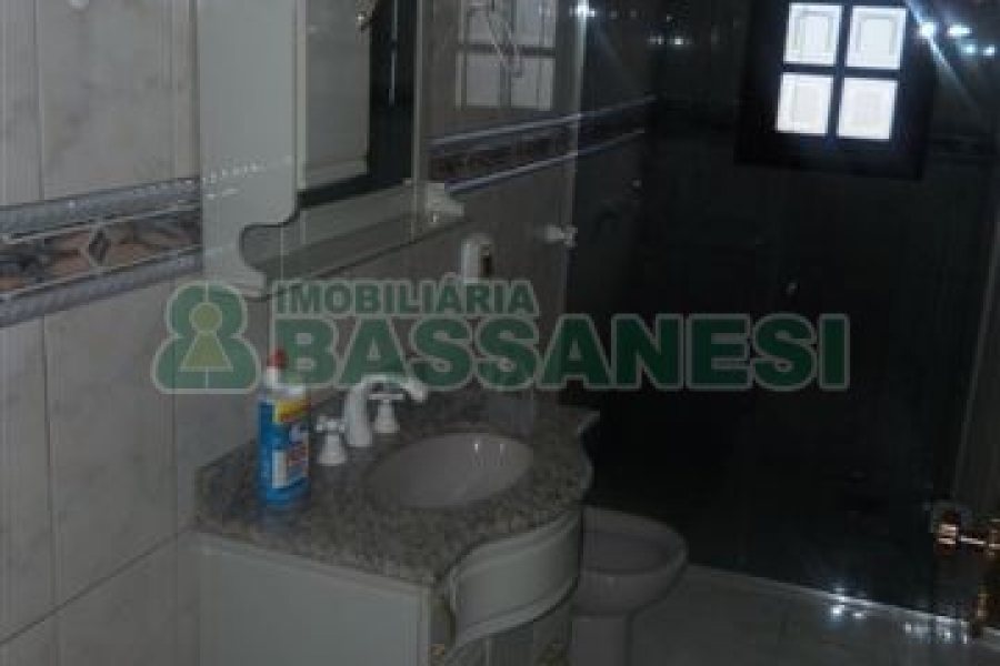 Apartamento com 150m², 3 dormitórios, 2 vagas, no bairro Santa Corona em Caxias do Sul para Comprar