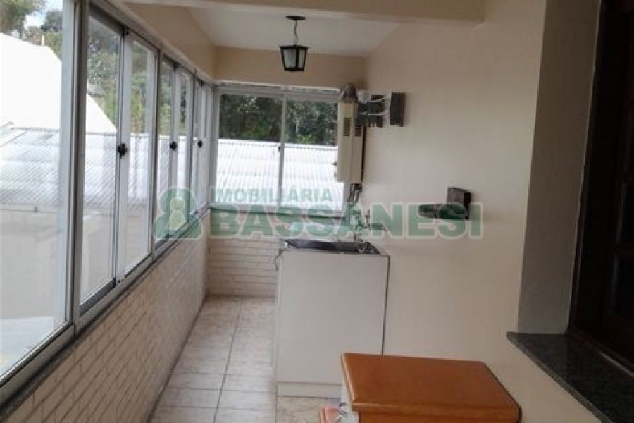Apartamento com 150m², 3 dormitórios, 2 vagas, no bairro Santa Corona em Caxias do Sul para Comprar