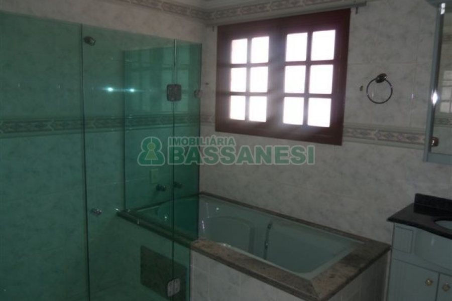 Apartamento com 150m², 3 dormitórios, 2 vagas, no bairro Santa Corona em Caxias do Sul para Comprar