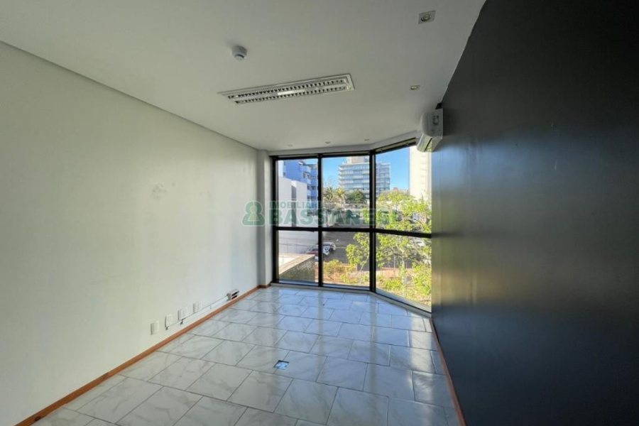 Sala com 96m², 1 vaga, no bairro Centro em Caxias do Sul para Comprar