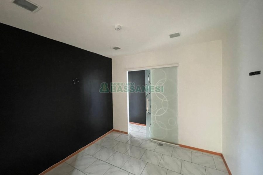 Sala com 96m², 1 vaga, no bairro Centro em Caxias do Sul para Comprar