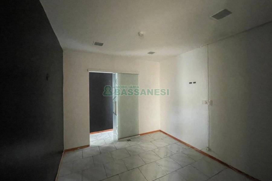 Sala com 96m², 1 vaga, no bairro Centro em Caxias do Sul para Comprar