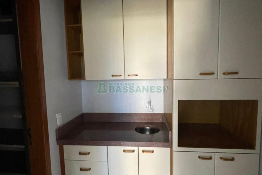 Sala com 96m², 1 vaga, no bairro Centro em Caxias do Sul para Comprar