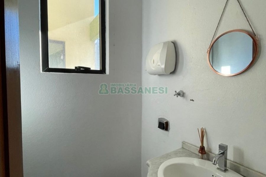 Sala com 96m², 1 vaga, no bairro Centro em Caxias do Sul para Comprar