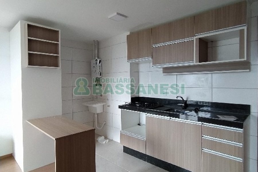 Apartamento com 42m², 2 dormitórios, 1 vaga, no bairro Petrópolis em Caxias do Sul para Alugar