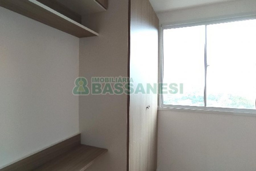Apartamento com 42m², 2 dormitórios, 1 vaga, no bairro Petrópolis em Caxias do Sul para Alugar