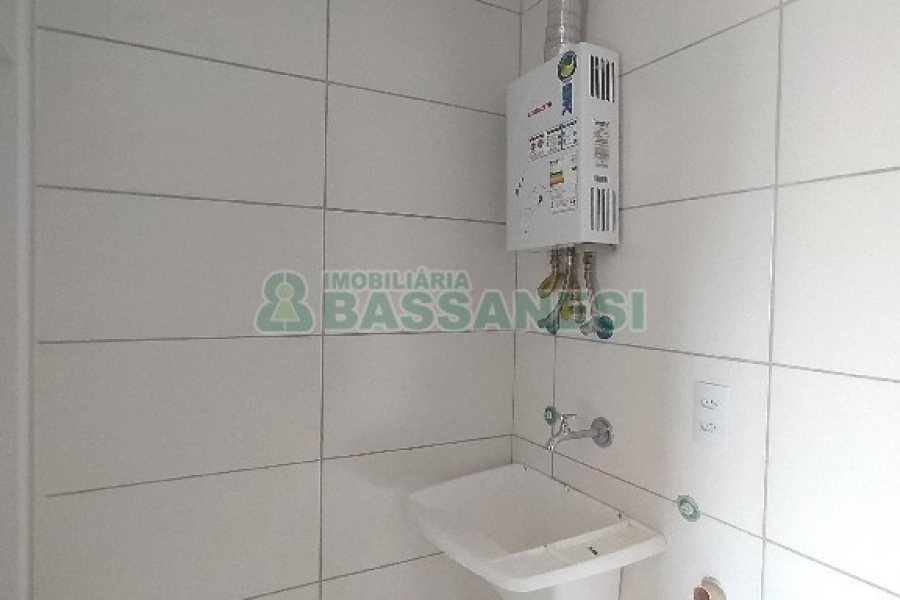 Apartamento com 42m², 2 dormitórios, 1 vaga, no bairro Petrópolis em Caxias do Sul para Alugar