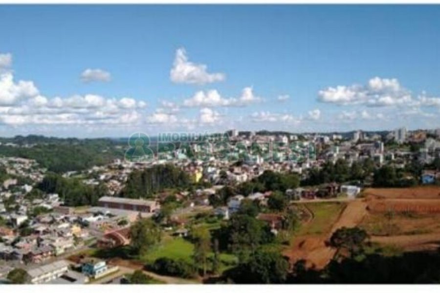 Apartamento com 42m², 2 dormitórios, 1 vaga, no bairro Petrópolis em Caxias do Sul para Alugar
