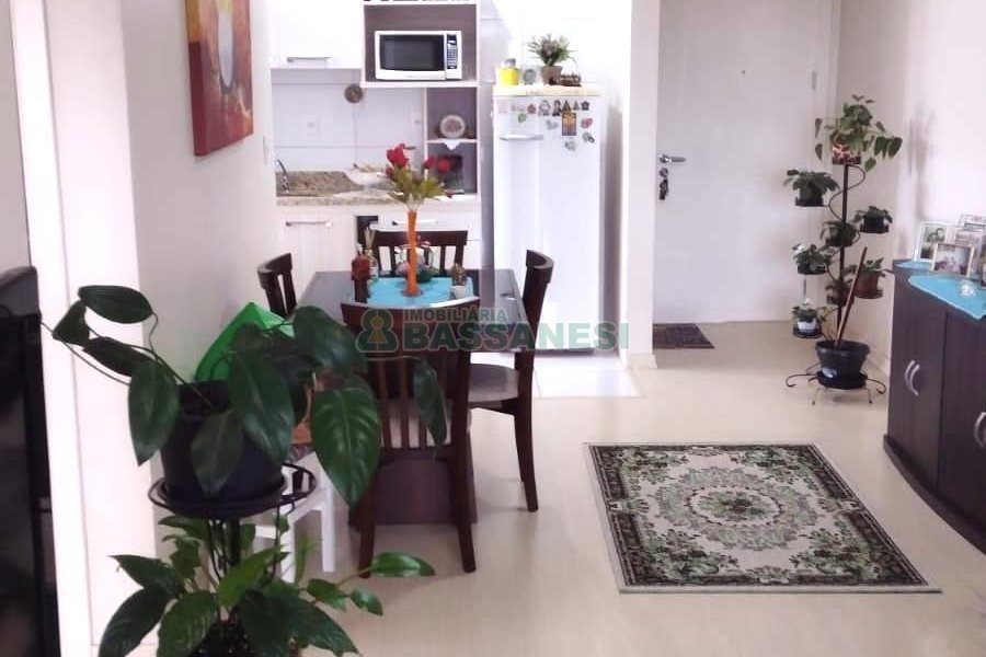 Apartamento com 61m², 2 dormitórios, 1 vaga, no bairro Charqueadas em Caxias do Sul para Comprar