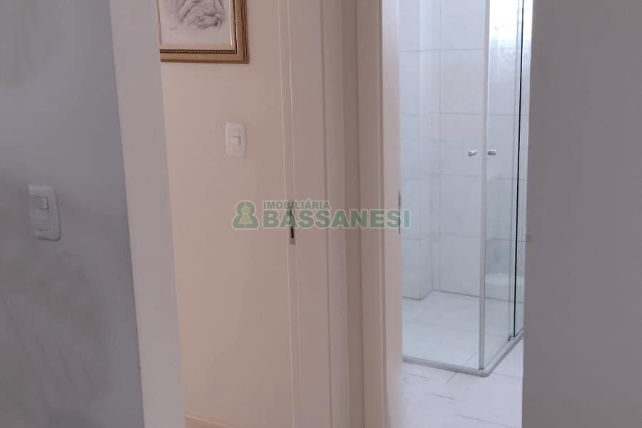 Apartamento com 61m², 2 dormitórios, 1 vaga, no bairro Charqueadas em Caxias do Sul para Comprar