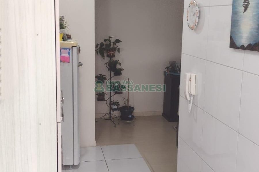 Apartamento com 61m², 2 dormitórios, 1 vaga, no bairro Charqueadas em Caxias do Sul para Comprar