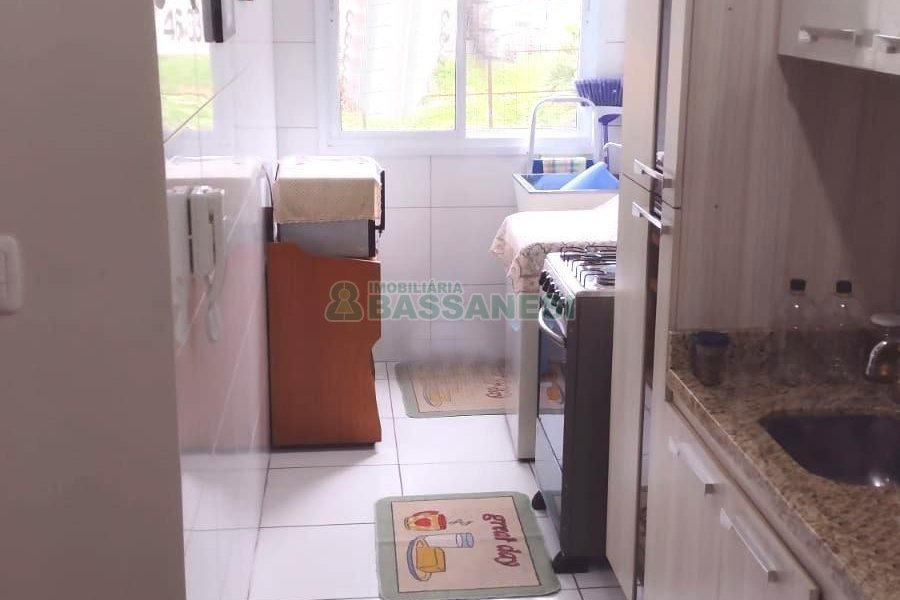 Apartamento com 61m², 2 dormitórios, 1 vaga, no bairro Charqueadas em Caxias do Sul para Comprar