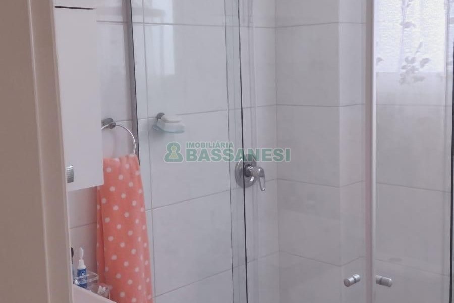 Apartamento com 61m², 2 dormitórios, 1 vaga, no bairro Charqueadas em Caxias do Sul para Comprar