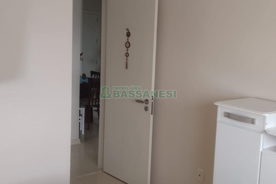 Apartamento com 61m², 2 dormitórios, 1 vaga, no bairro Charqueadas em Caxias do Sul para Comprar